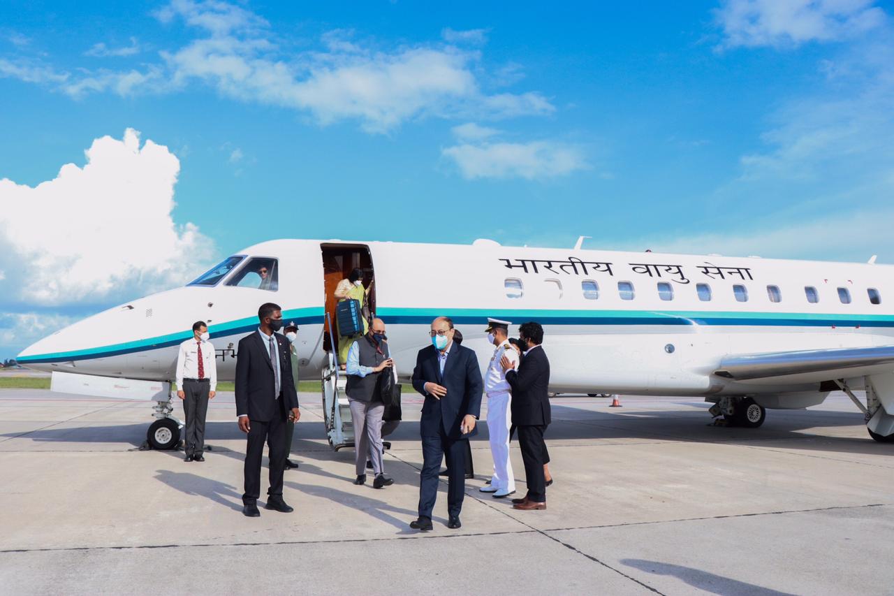 The Foreign Secretary of India Harsh Vardhan Shringla welcomed at the Velana International Airport upon his arrival.