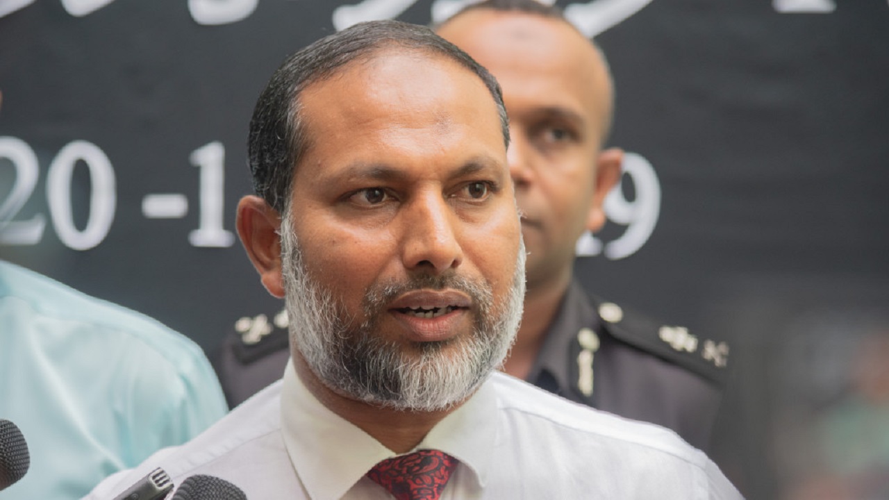 ގަދަބާރުން ޑޮލަރު ނަގައިގެން ހިންގަން އުޅުނު ދިއުޅިއެއްނުވާ ސިޔާސަތު ފޭލިވެއްޖެ: އިމްރާން