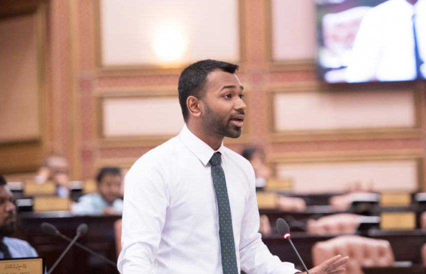 މަޖިލީހުގެ މާދަމާގެ ޖަލްސާ ކެންސަލްކުރުމުން މީކާއިލްގެ ކަންބޮޑުވުން