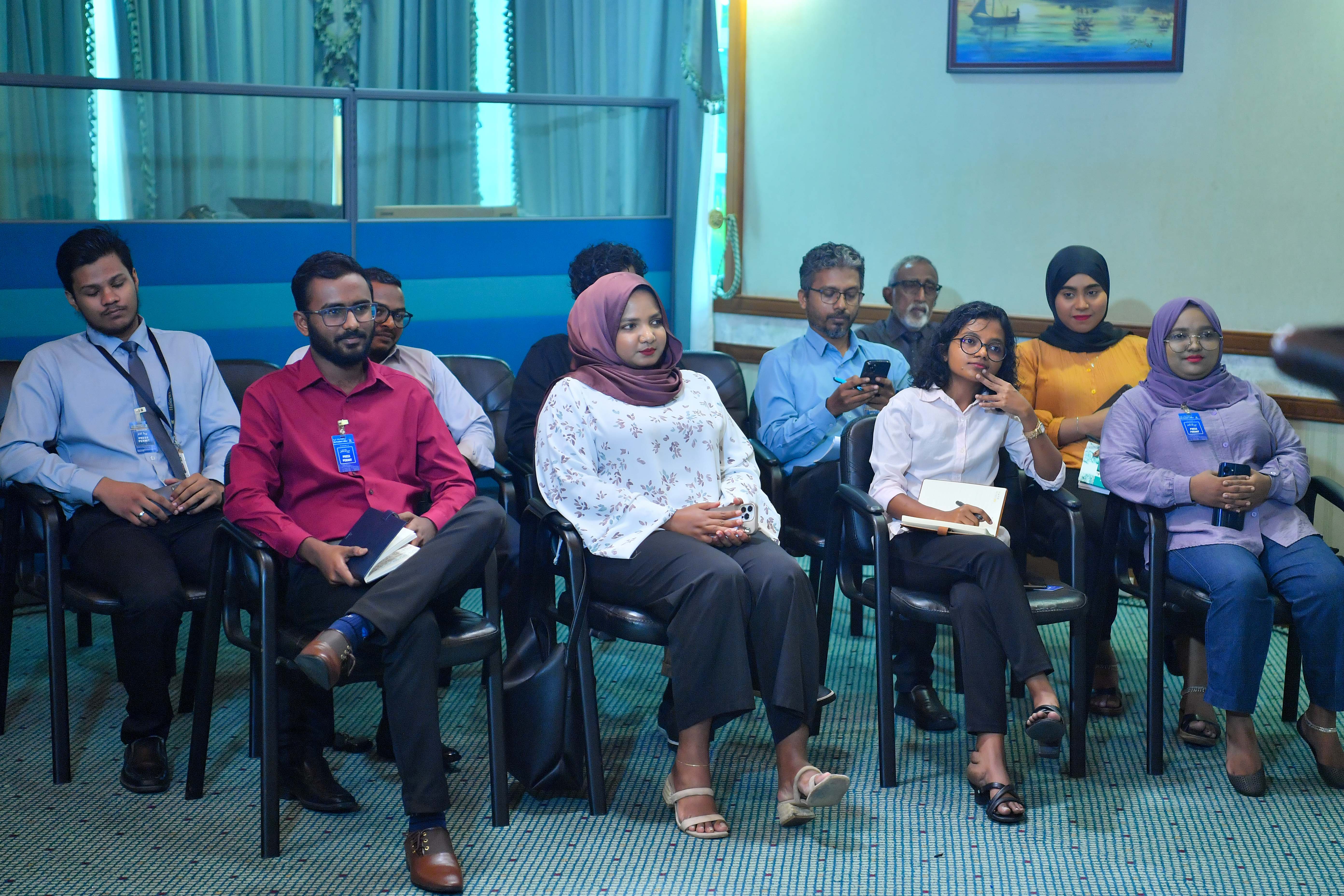 މީޑިއާ ތަމްސީލްކުރާ 4 މެންބަރުން ވޯޓަކާނުލާ ކޮމިޝަނަށް