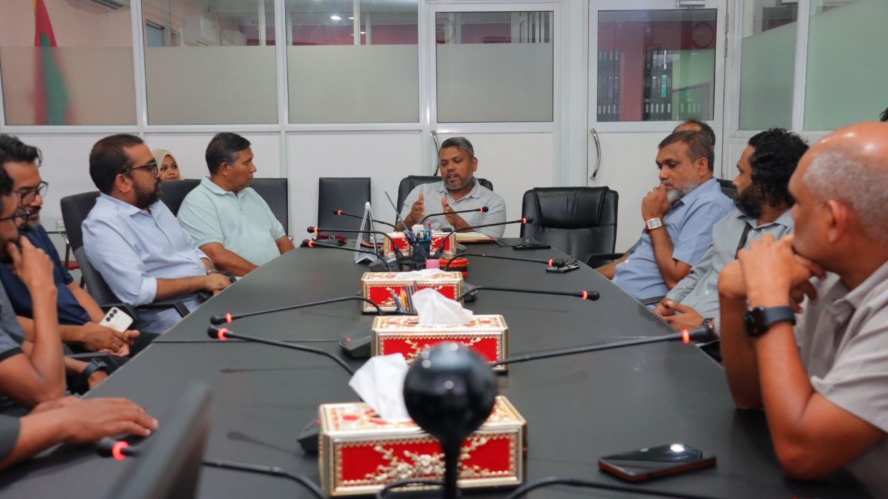 ސަރުކާރުން ދޭ މާލީ އެހީތެރިކަމަށް ޝަރުތު ހަމަވަނީ 41 މީޑިއާއަކުން