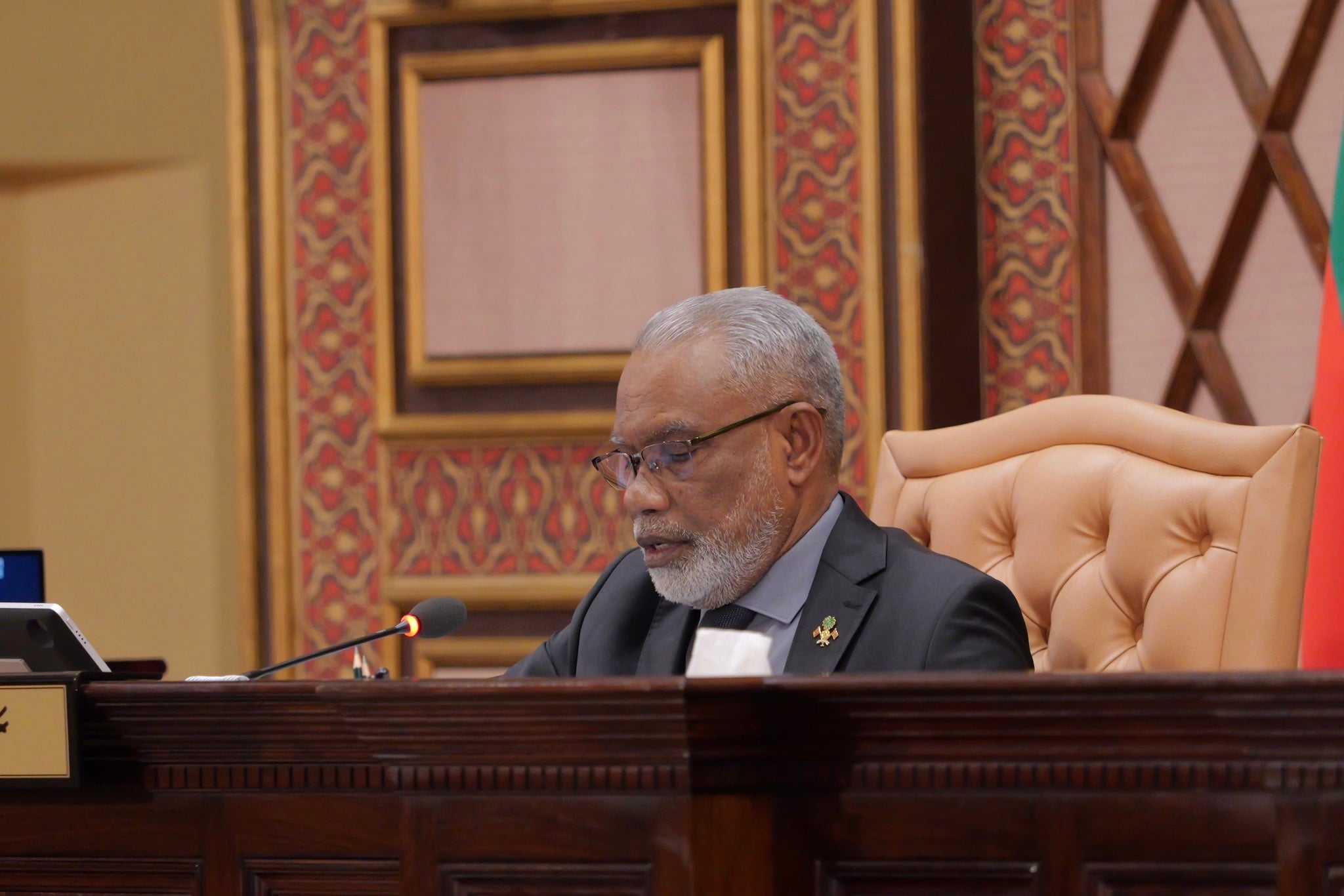 މުހިންމު މަސައްކަތްތަކެއް ނުނިމި ހުރިކަމަށް ބުނެ މަޖިލީހުގެ ދައުރު ދަންމާލަނީ