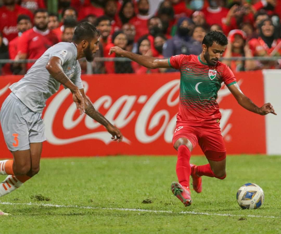 ސުނިލް ޗެތްރީގެ ދެ ލަނޑުން ރާއްޖެ ބަލިކޮށް އިންޑިޔާ ފައިނަލަށް