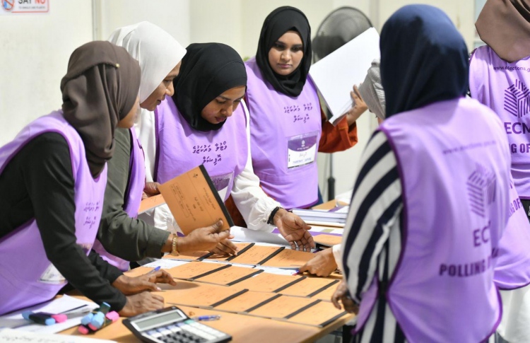 ފޯރިގަދަ ކެމްޕެއިނަކަށްފަހު ކޮމަންޑޫ ދާއިރާގެ ވޯޓްލުން ފަށައިފި