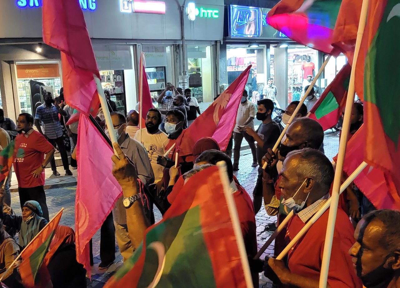 އިދިކޮޅު ކޯލިޝަނުން މިރޭ ކުރިއަށް ގެންދާ މުޒާހަރާ