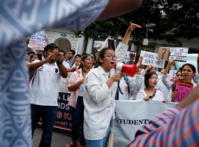 Thousands of striking Indian junior doctors have disrupted hospital services nearly a week since they launched a nationwide action. (Reuters)