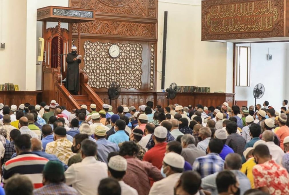 ހުކުރު ހުތުބާއެއް އިއްވަނީ-