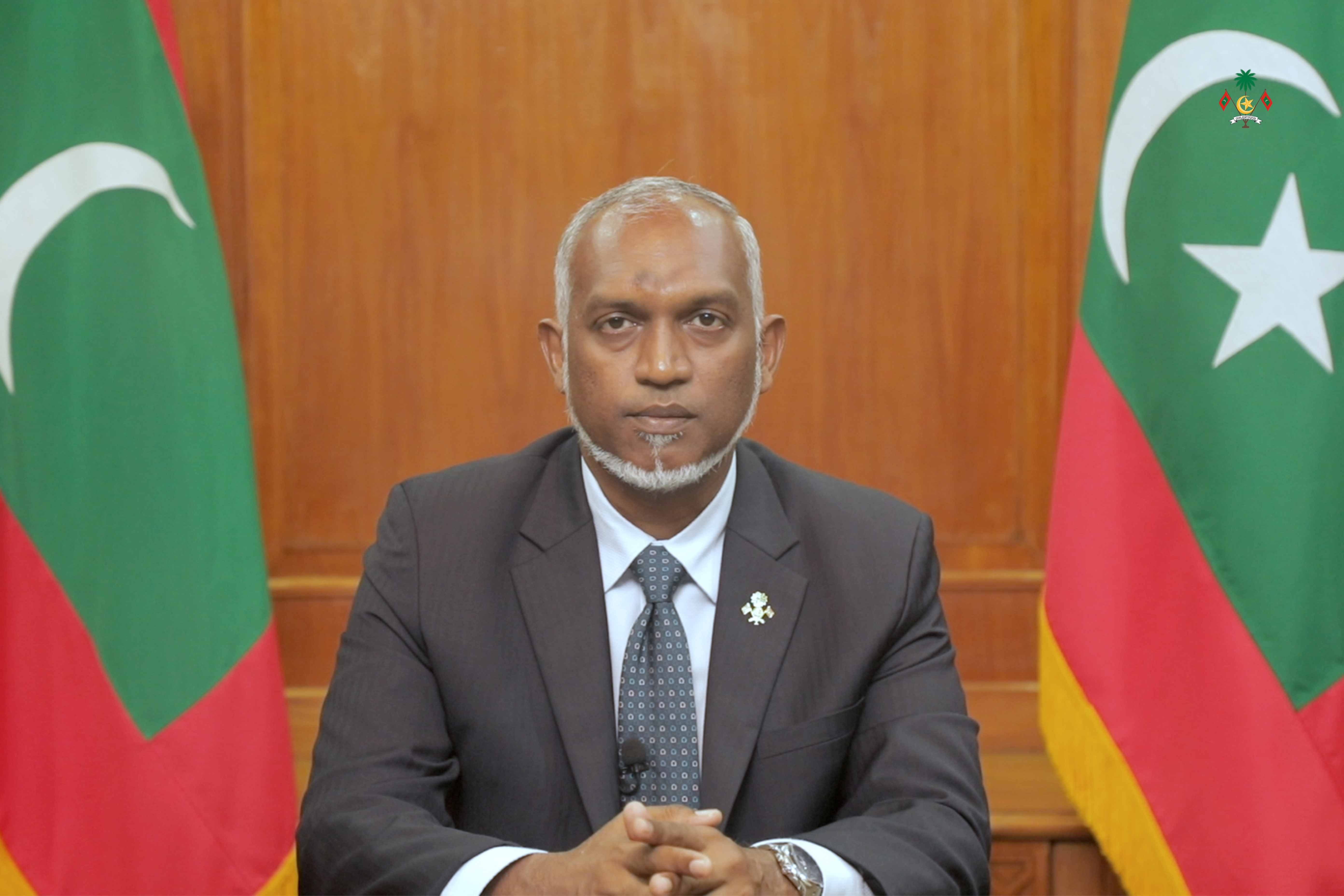 President calls for embracing and prioritizing the use Dhivehi language