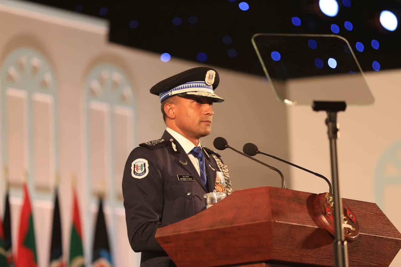 މިއަދު ކޮންމެ 22 ސިކުންތަކުން ދިވެހި ފުލުހަކު ރައްޔިތަކާއި ބައްދަލުވޭ: ސީޕީ