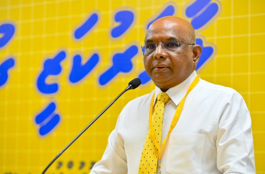 އެއް ދުވަހުން ގާނޫނު އަސާސީ އިސްލާހުކުރަން އުޅޭތީ ޝާހިދު ފާޑުވިދާޅުވެއްޖެ