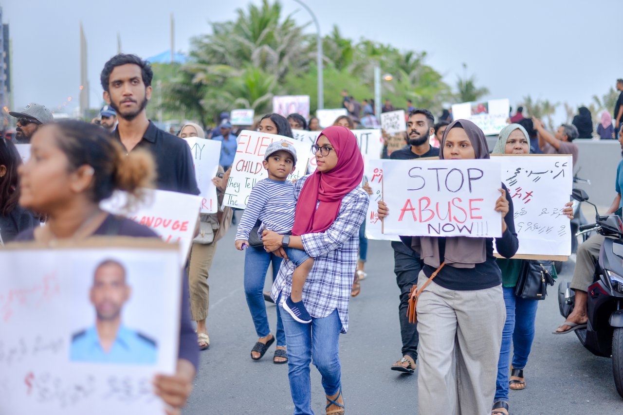 ކުޑަކުދިންނަށް ޖިންސީ ގޯނާ ކުރުމާ ދެކޮޅަށް ބޭއްވި މުޒާހަރާއެއް