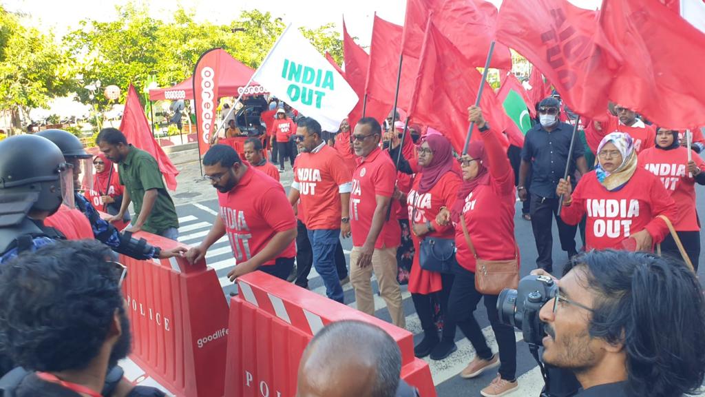 އިދިކޮޅު ކޯލިޝަންގެ އެއްވުމެއްގެ ތެރެއިން