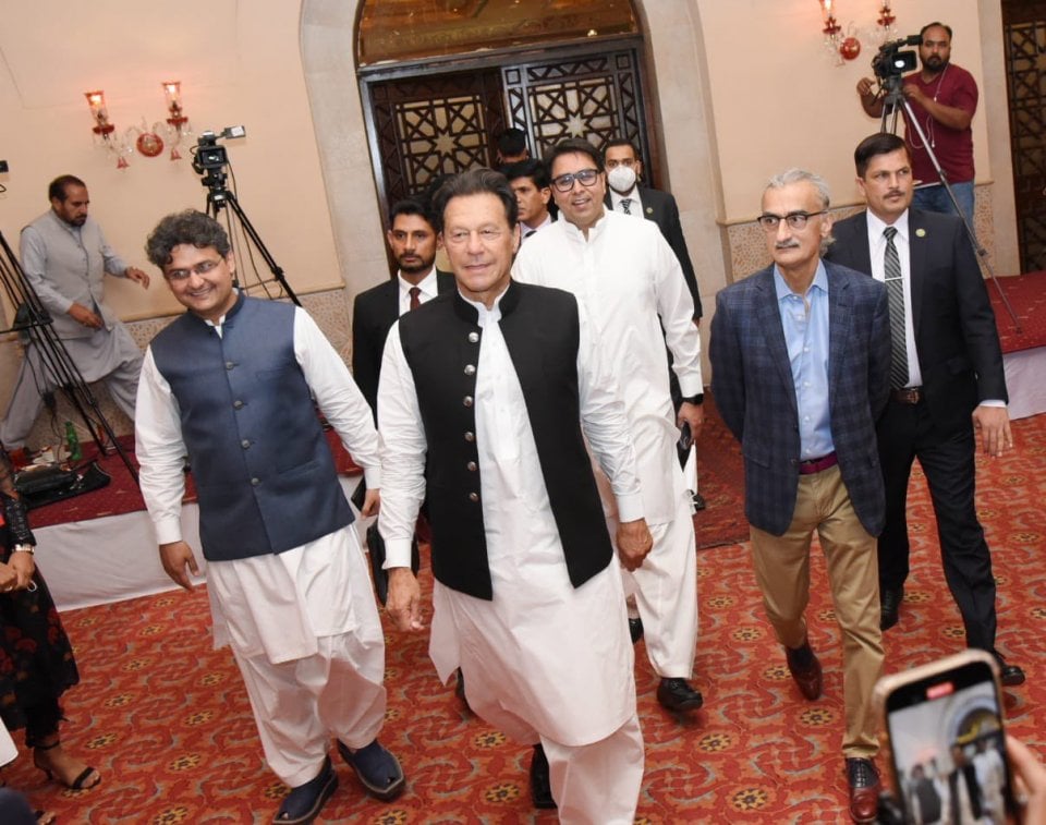 ޕާކިސްތާނުގެ ބޮޑުވަޒީރު އިމްރާން ޚާން މަގާމުން ދުރުކޮށްފި