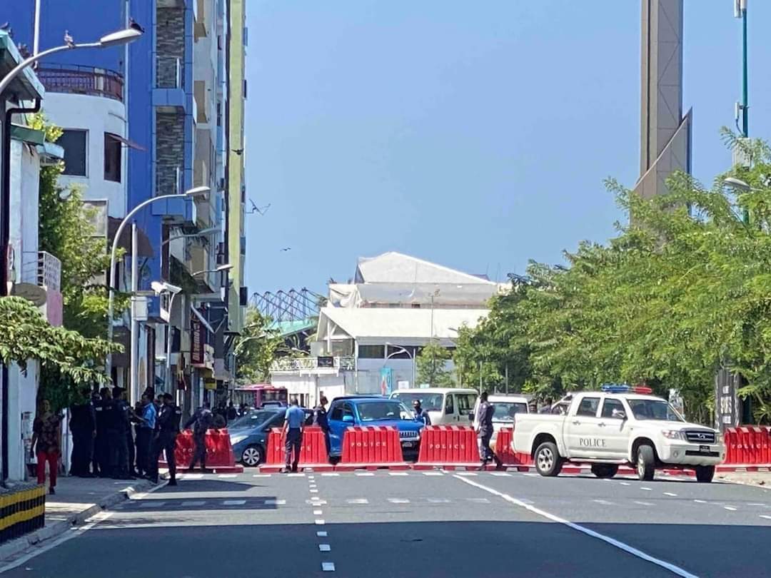 އިދިކޮޅު މުޒާހަރާ: ޕީޕިއެމް އޮފީސް ސަރަހައްދު ބަންދުކޮށް ފުލުހުން ތައްޔާރީ ހާލަތުގައި!