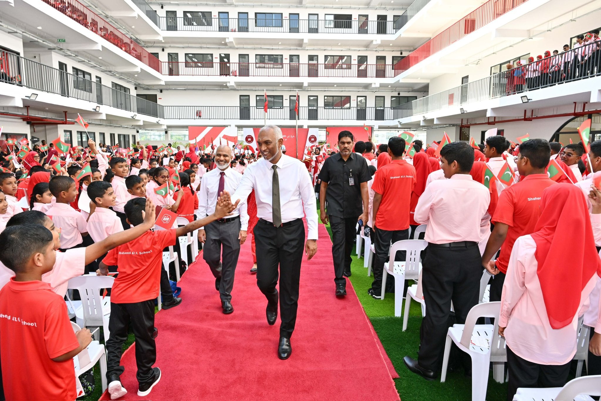 ދީނާއި، ޤައުމަށް ލޯބިކުރާ ދަރީންތަކެއް ބިނާކުރެވޭނީ، ތަޢުލީމާއި ތަރުބިއްޔަތަށް އަހައްމިއްޔަތުކަން ދީގެން: ރައީސް