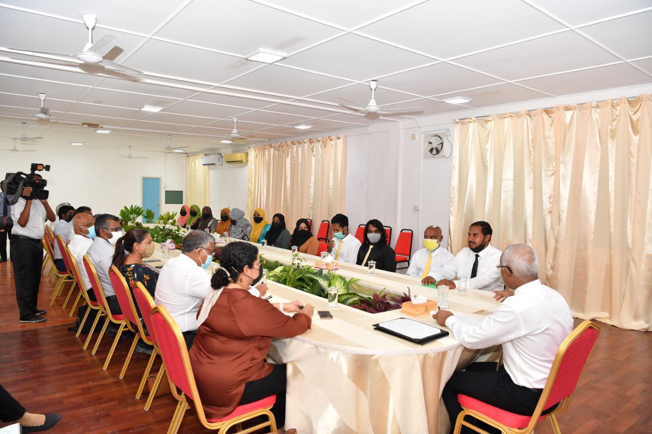 ރައީސް ޅ. ހިންނަވަރު ކައުންސިލާއި ބައްދަލުކުރައްވައިފި