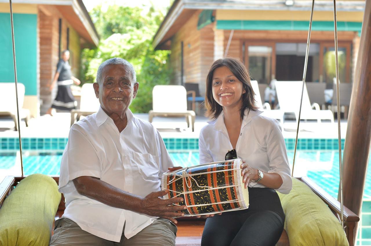 Sri Lankan pop singer Yohani with the prominent business owner of the Maldives, Mr. (Champa) Mohamed Moosa, Uchchu.