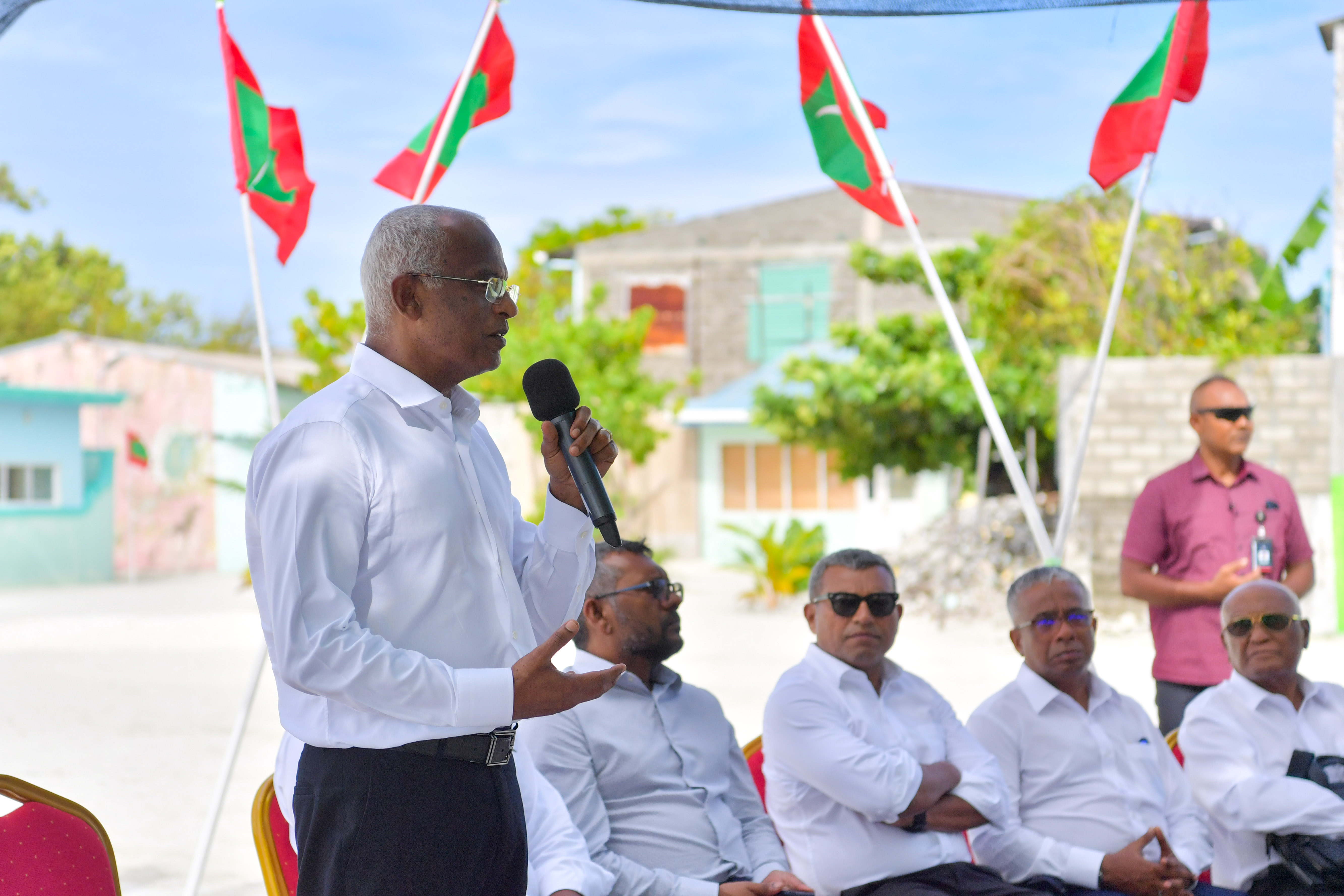 President Ibrahim Mohamed Solih meeting with the resident community of Maduvvari Island.