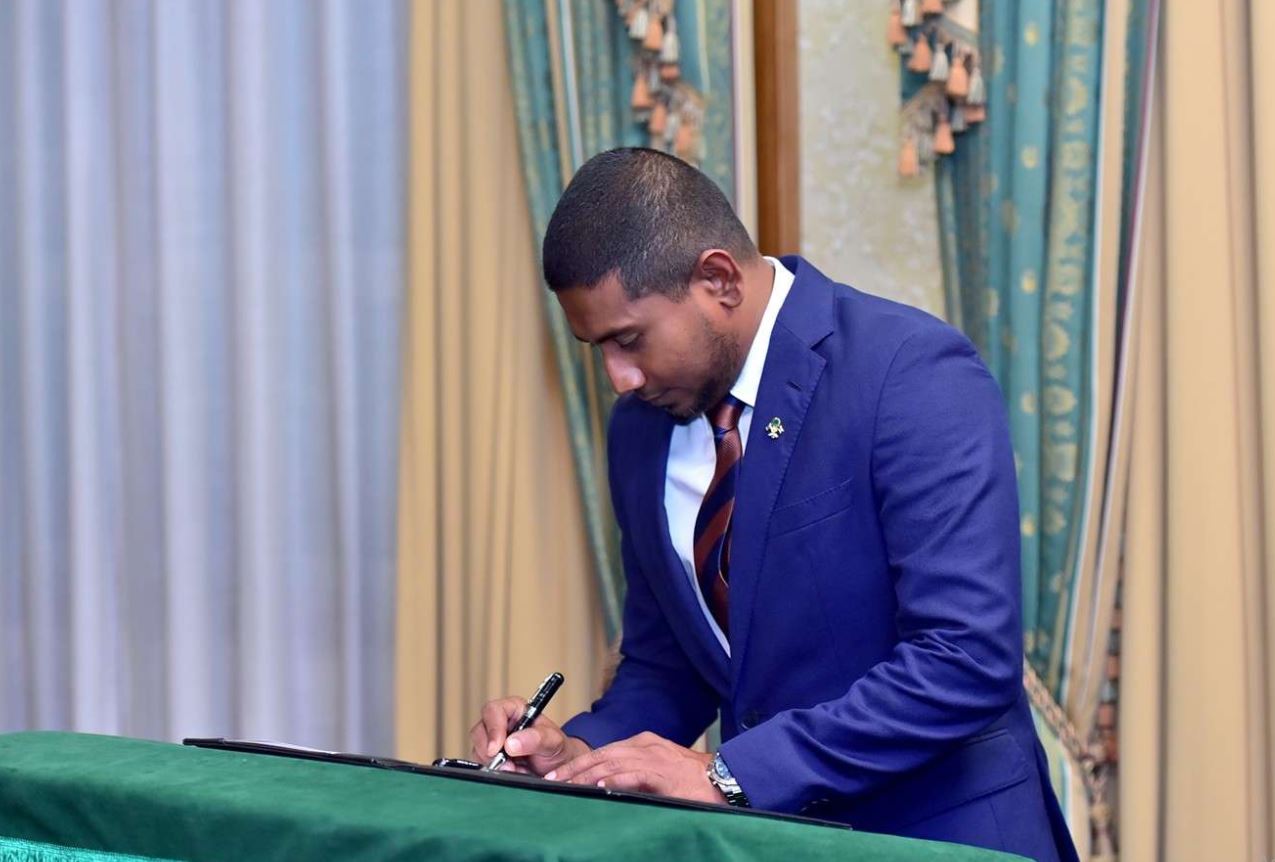 މަހްލޫފްގެ މައްސަލަ ކޯޓުން ބޭރުކޮށްލައިފި