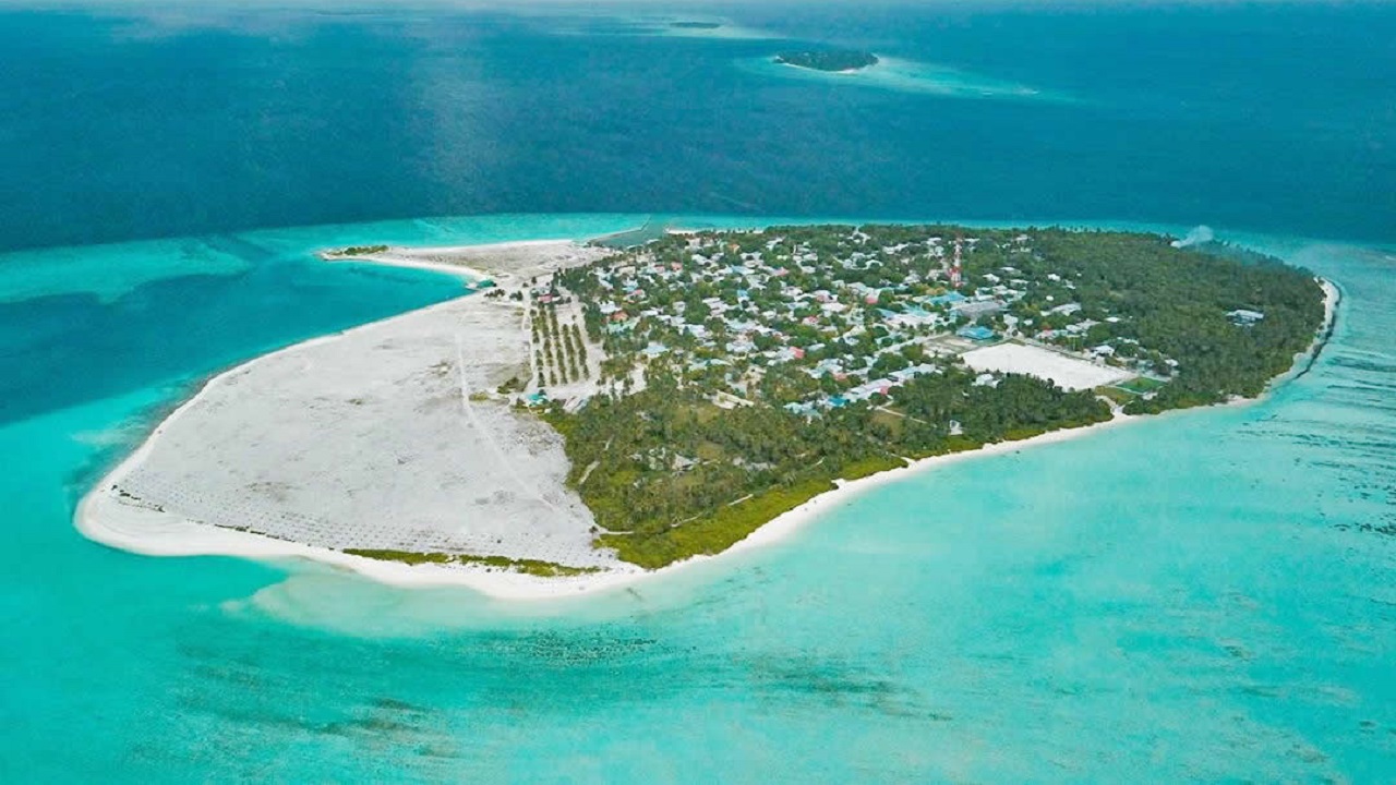 F. Nilandhoo island.