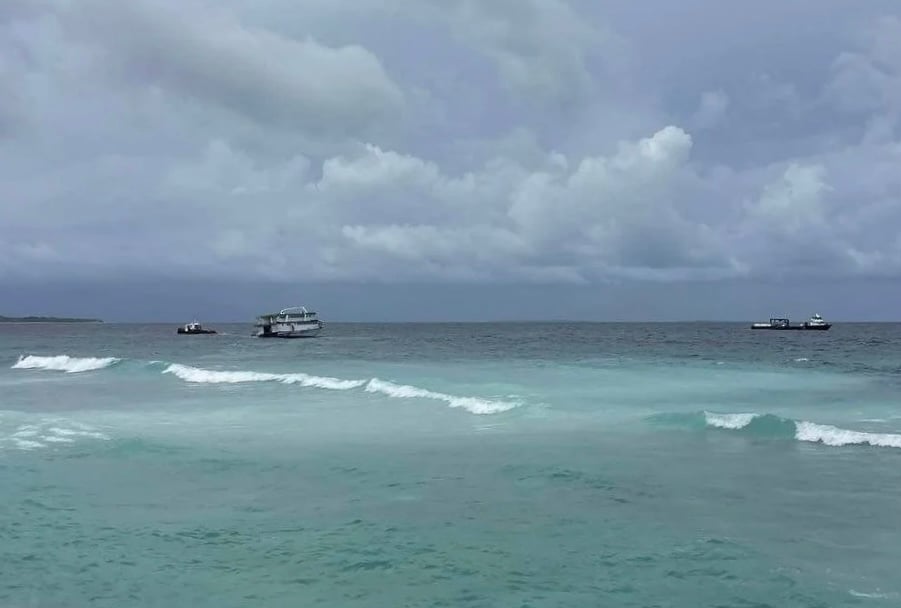 ފެން ބަރުކޮށްގެން ދަނިކޮށް ކުޅުދުއްފުށީ ފަރަށް އެރި ބޯޓް ފުންކޮށްފި