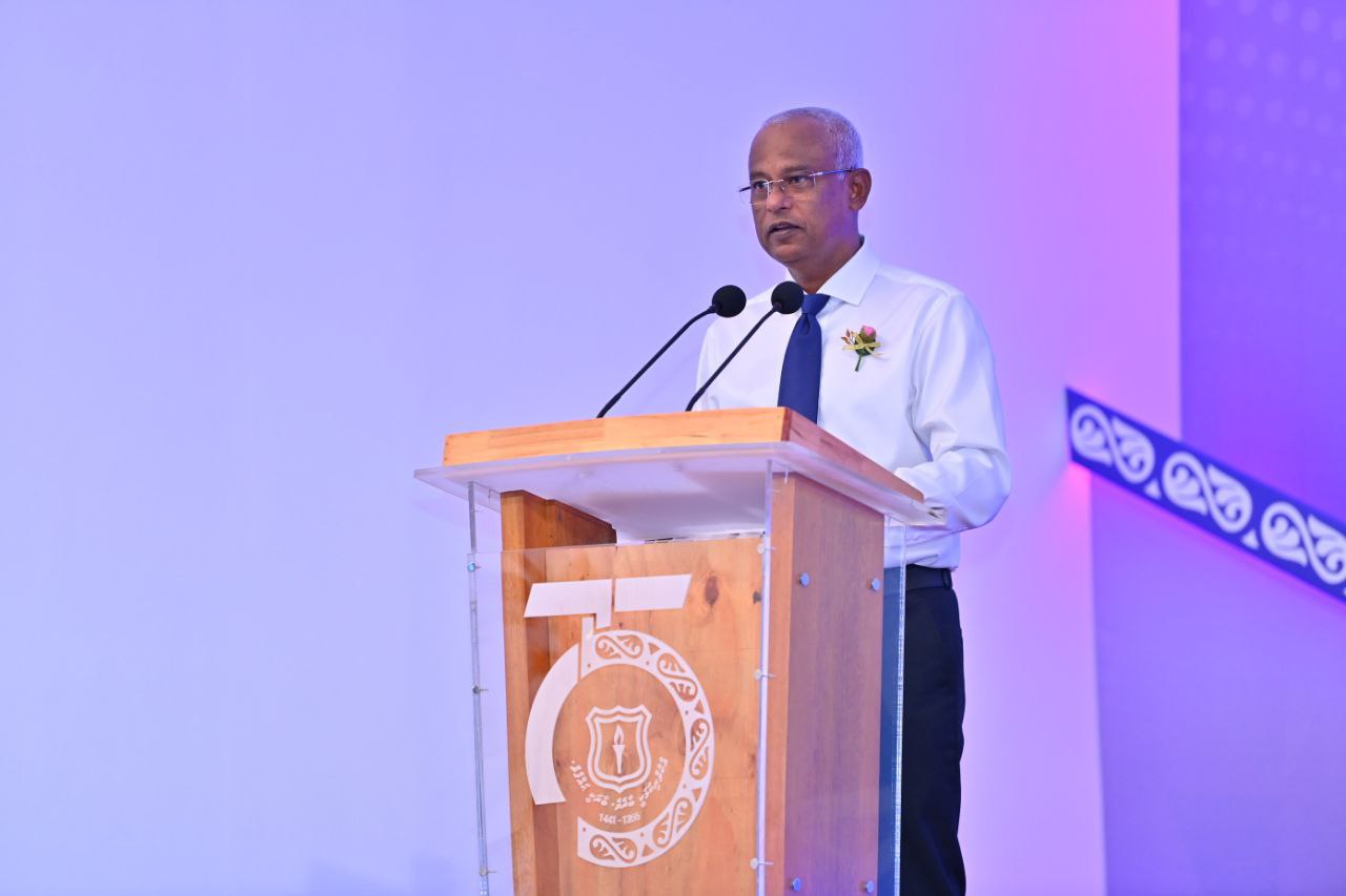 ހަގީގީ ތަރައްގީ ރަށްރަށަށް ލިބޭނީ އެރަށެއްގެ ވަޒީފާތައް އެރަށެއްގެ ޒުވާނުންނަށް ލިބިގެން: ރައީސް