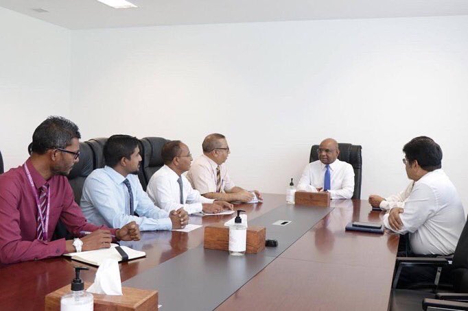 މިނިސްޓަރ ޝާހިދު، އިލެކްޝަންސް ކޮމިޝަނާއި ބައްދަލުކުރައްވައިފި