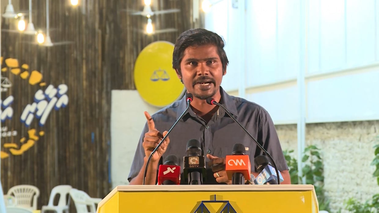 މޫކޭގެ ސުވާލެއް: ބާރު ސްޕީޑްގައި ތަރައްޤީ ދައްކައިގެން ހަދާ ދޮގަށް ތިން އިންތިޚާބު ދޭން ރައްޔިތުން ބޭނުންވާނެތަ؟