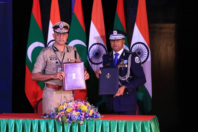 އިންޑިއާގެ ފުލުހުން ރާއްޖޭގައި ބޭތިއްބުމުގެ ބާރު ފުލުހުންނަކަށް ނޯންނާނެ: ޝަރީފް