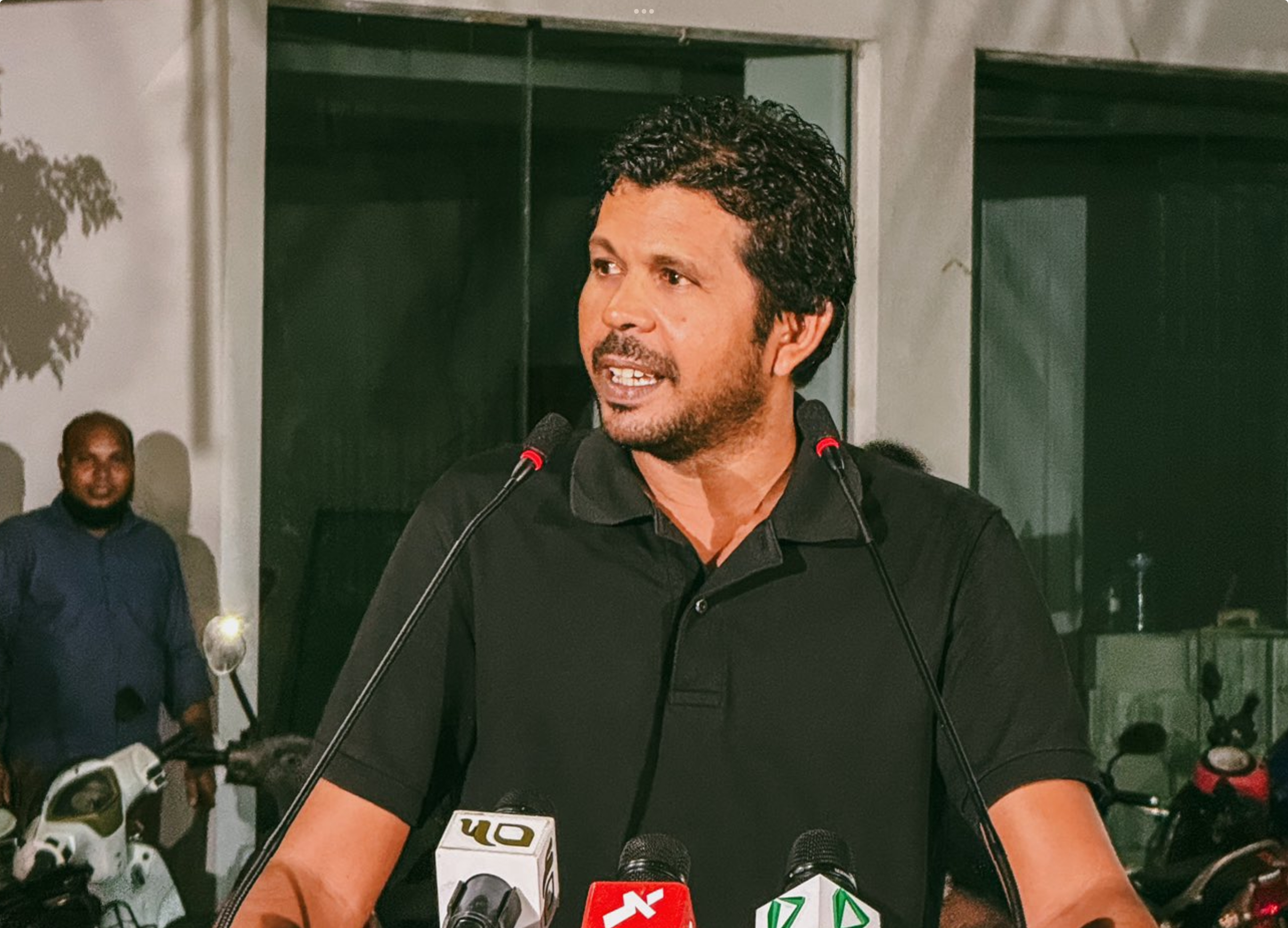 ވައްޑެގެ ރައްދު ޖަނާބު އިއްބެއަށް: ޓެކުހާއި، ވޯޓާއި، ޑިމޮކްރެސީ ހަރާމޭ ބުނި މީހުން އޮޅިގެން ނޫޅެން