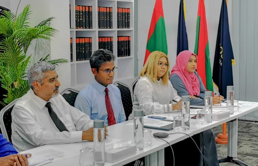 ވަކީލެއް ކަމަށް ހެދިގެން އުޅުނު މީހެއްގެ މައްސަލައެއް ފުލުހަށް