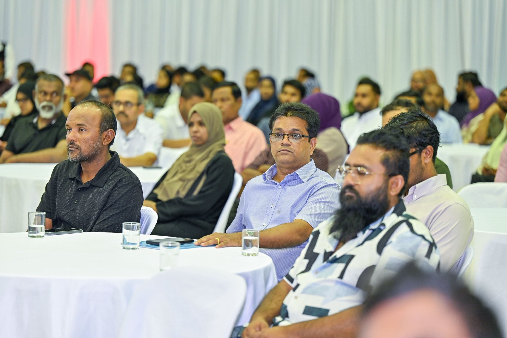 އެސްއޯއީތަކުން ފައިސާ ނުދިނުމުގެ ސަބަބުން ވިޔަފާރިވެރިން ހަރުމުދާ ވިއްކާ ހިސާބަށް