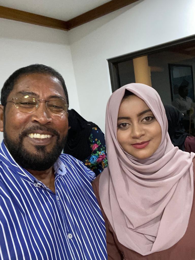 ޤާސިމް އިބްރާހީމާއި ހަތަރު ވަނަ އަނބިކަނބަލުން ކައިވެނީގެ ހަފުލާގައި (ރަސް ފޮޓޯ)