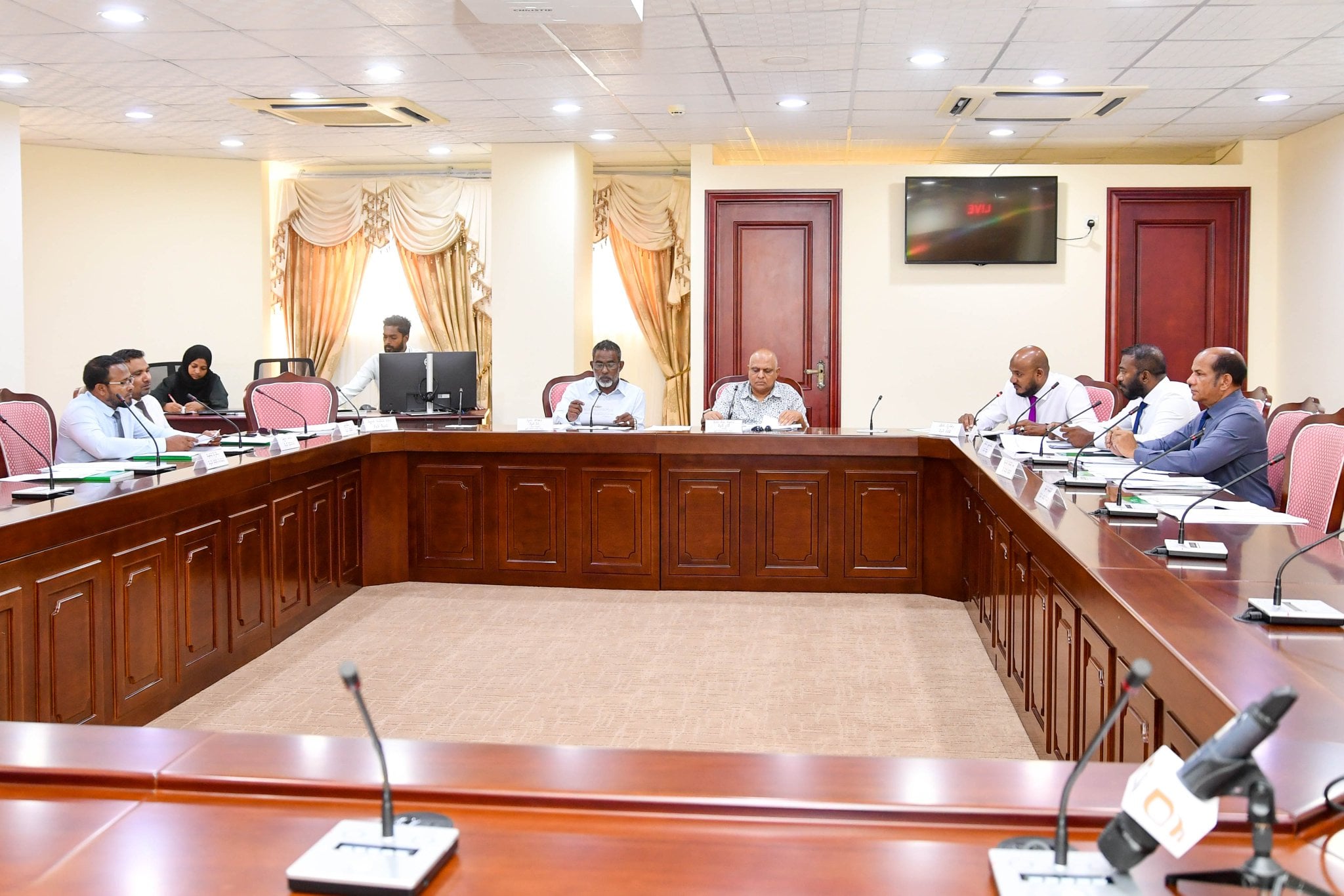 ދެ އިންތިހާބު އެކުއެކީ ބާއްވަން ސިޔާސީ ޕާޓީތަކާއެކު މަޝްވަރާކުރަނީ!