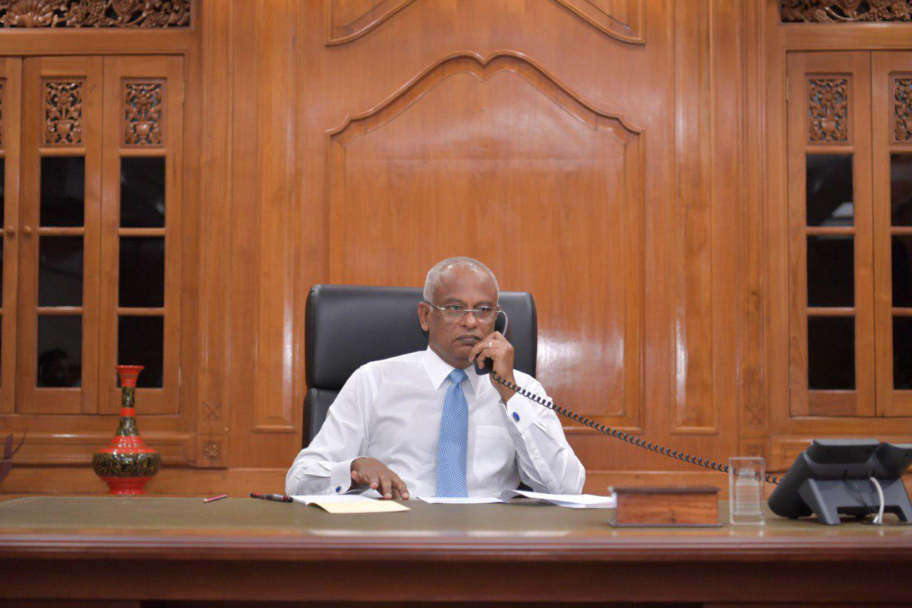 ރައީސް ޞާލިޙް، އިނގިރޭސި ފޮރިން ސެކްރެޓަރީއަށް ގުޅުއްވައި މަޝްވަރާކުރައްވައިފި