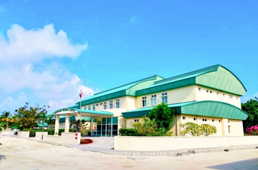 ބިއްލޫރި ޝީޓުތަކެއް ދަށުވެ 3 މީހަކަށް ބޮޑެތި އަނިޔާތަކެއް ލިބިއްޖެ