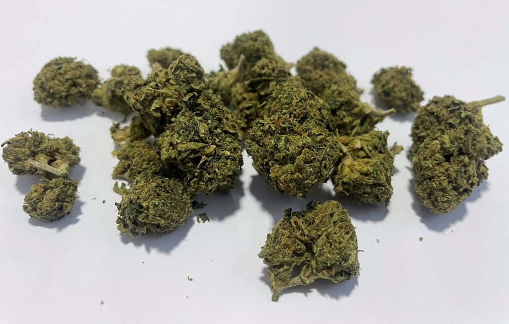 ރާއްޖެ އެތެރެކުރަން އުޅުނު ބައި ކިލޯގެ މަަަސްތުވާތަކެތި އަތުލައިގެންފި