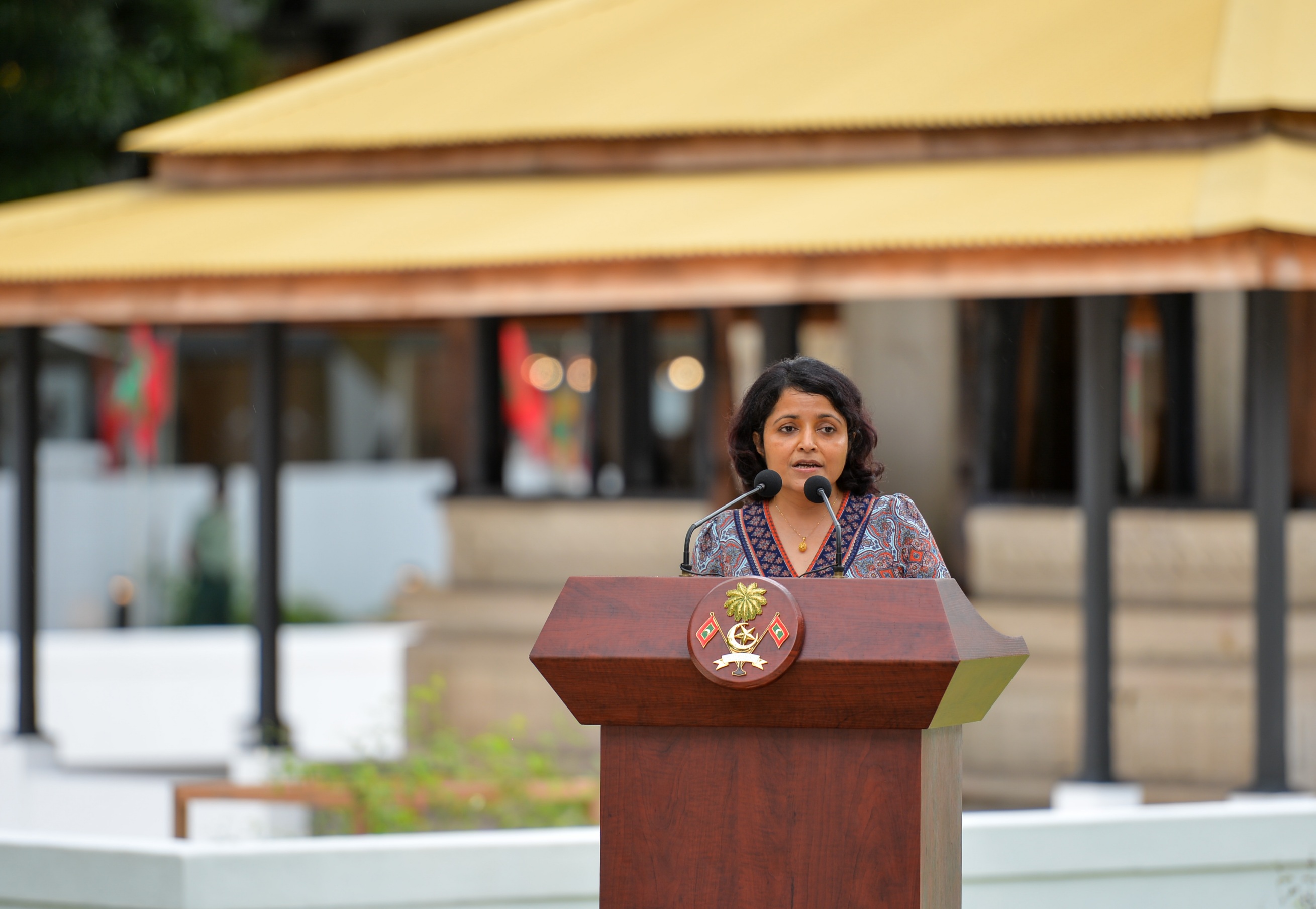 ދިވެހި ބަސް ކިޔަވައި ދިނުމުގެ ވައްޓަފާޅި ބަދަލުކުރަން ޖެހޭ: ޔުމްނާ