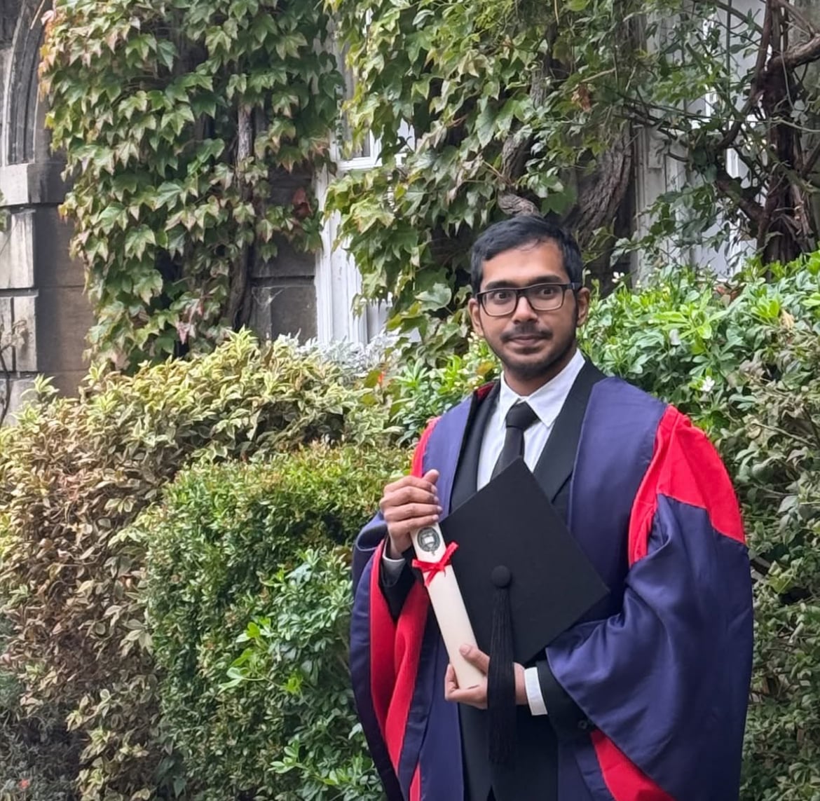 އޮކްސްފޯޑުން ޕީއެޗްޑީ ހާސިލްކުރި ފުރަތަމަ ދިވެއްސަކަށް ޒުވާން ވަކީލު ޝައްފާން