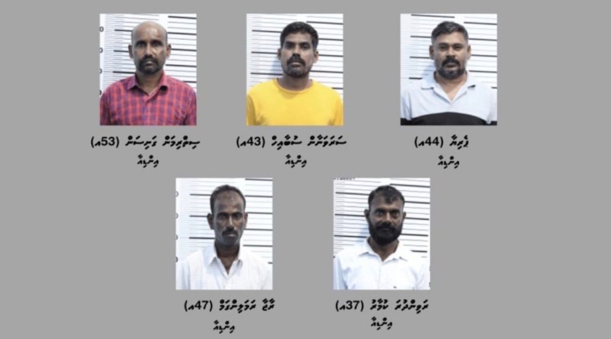 ބަނގުރާ ގެންގުޅެ ވިއްކުމުގެ ތުހުމަތުގައި ހައްޔަރުކުރި 5 މީހަކު ޑީޕޯޓު ކުރަނީ