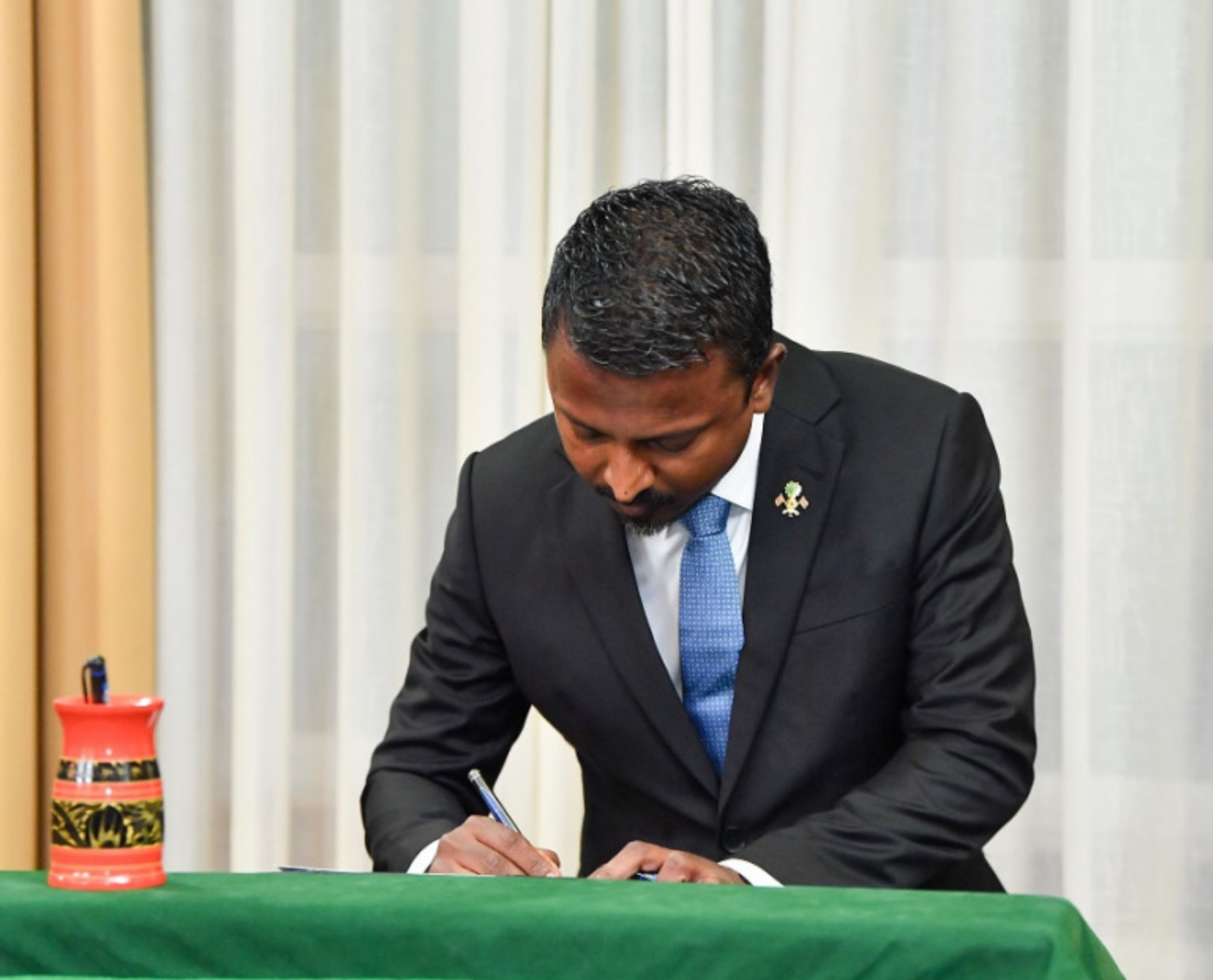 ބަންޑާރަނައިބު އުޝާމް