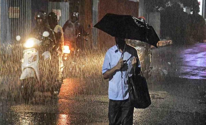 Torrential rains claim 12 lives in Sri Lanka as storm moves toward India