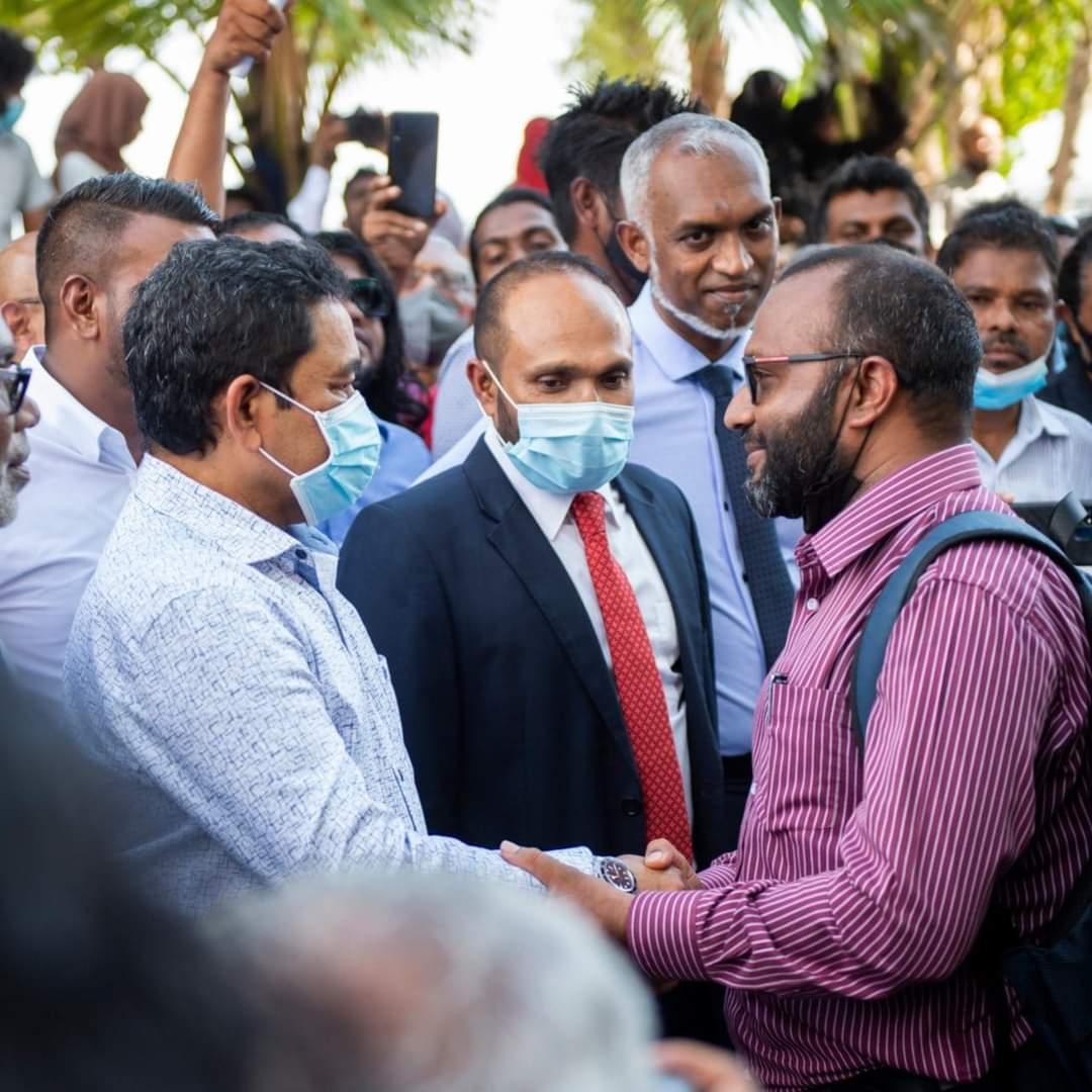 ރައީސް ޔާމިނާއި ޑްރަގާ ގުޅުވާތީ ޑރ. ޝަހީމްގެ ވަރުގަދަ ސުވާލުތަކެއް ސަރުކާރަށް!