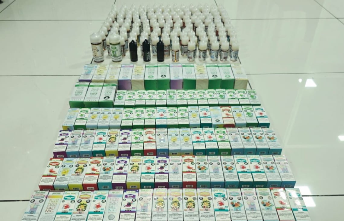 242 ވޭޕް ފްލޭވާ ފުޅި ފުލުހުން އަތުލައިގެންފި