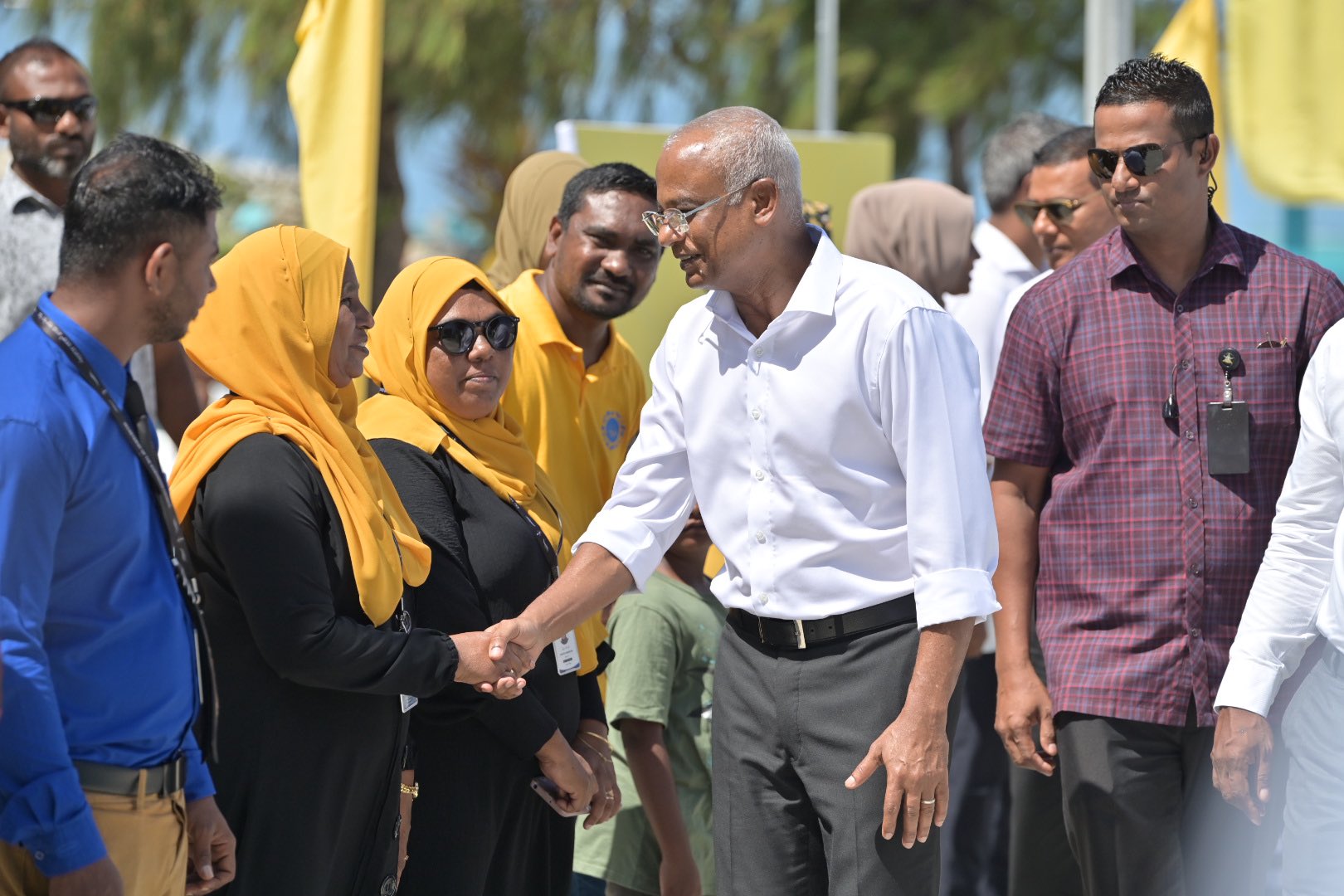 ރައީސް ކޮމަންޑޫއަށް ވަޑައިގަތުމުން ހޫނު މަރުޙަބާއެއް ދަންނަވައިފި