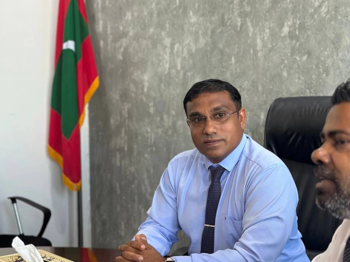 އައްޑޫގެ ކަރަންޓު މައްސަލަ ހައްލު ކުރެވިފައި ނުވާތީ ފެނަކަ އެމްޑީ ނަޖާހު އިސްތިއުފާ އަށް އަޒާން ގޮވާލައްވައިފި