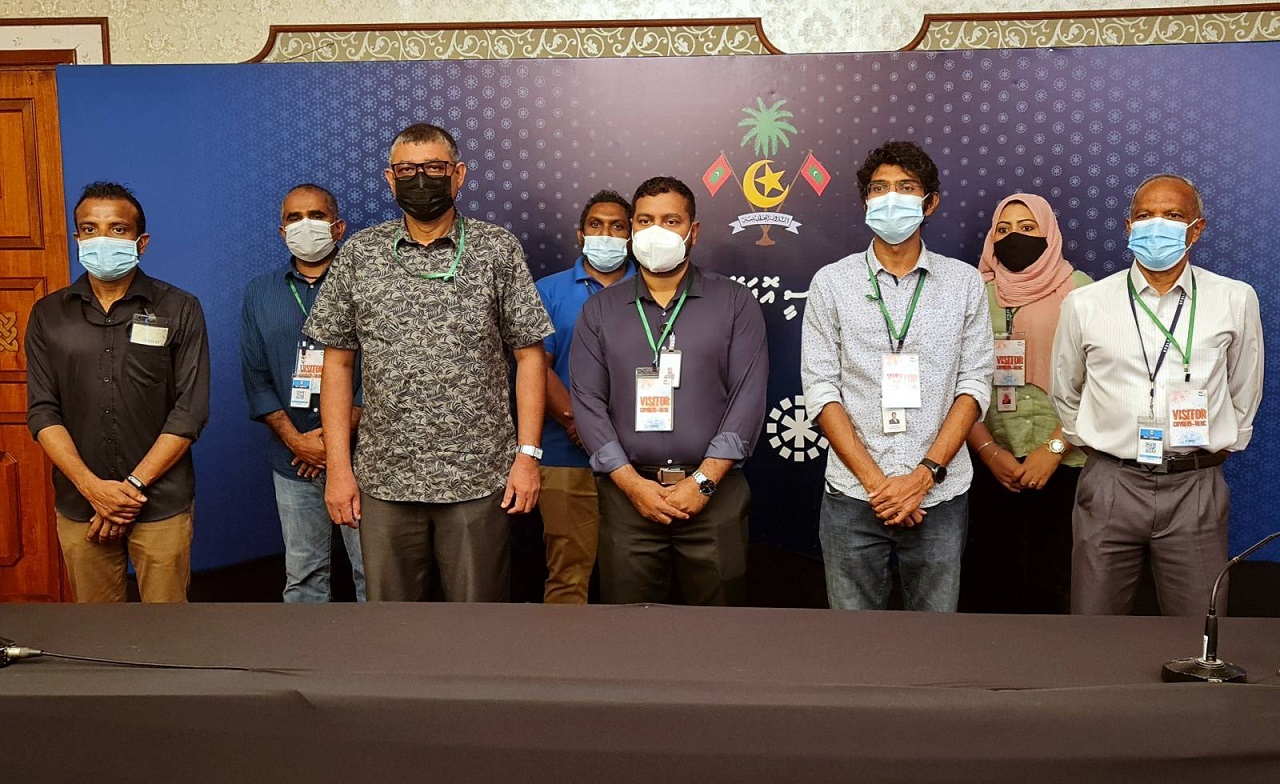 ސްޓެލްކޯ އިން އެޗްއީއޯސީ އަށް ބައެއް ތަކެތި ހަދިޔާ ކުރުން