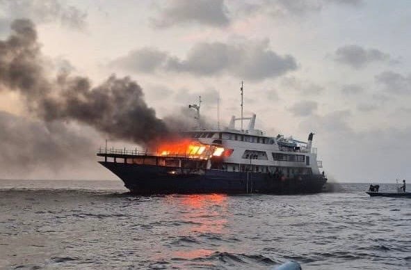 ވ. އަތޮޅުގައި އޮތް ސަފާރީއެއްގައި ރޯވުން؛ އެންމެން ސަލާމަތްކޮށް ފެލިދޫއަށް