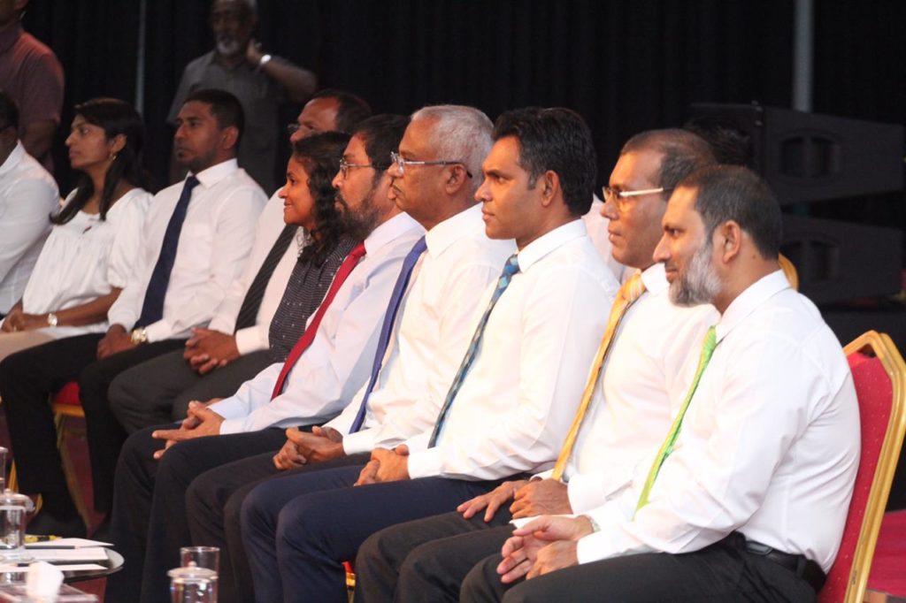 ކޯލިޝަން ލީޑަރުން ގުޅިގެން ރައީސް ސާލިޙާއެކު ގައުމަށް ހެއުގޮތް ހޯދޭނެ: އިމްރާން