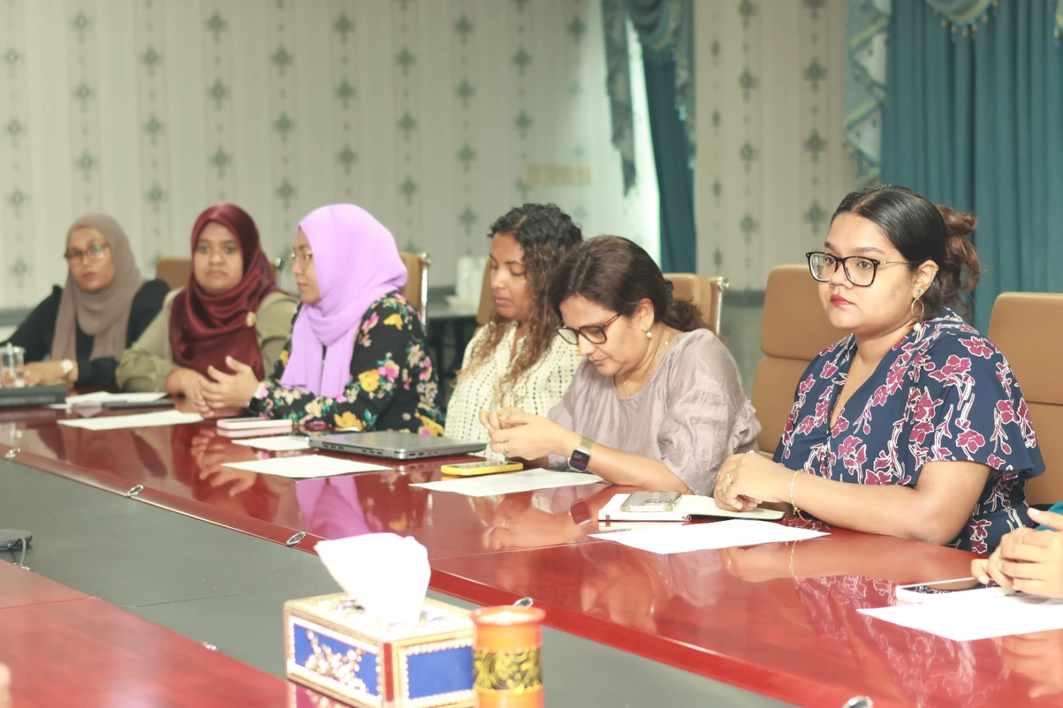 ދުންފަތް މަނާކުރުމާ ގުޅޭގޮތުން ޖަމިއްޔާތަކާއެކު މަޝްވަރާކޮށްފި